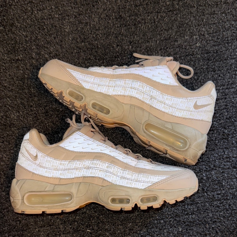 Nike Air Max 95 in Tan and White